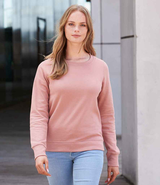 JH030F Dusty Pink Model
